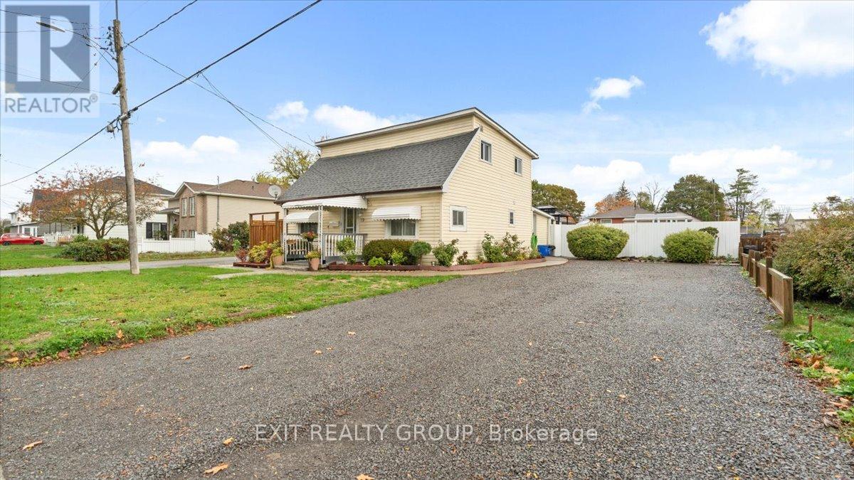 19 Ramsay Avenue, Quinte West, Ontario  K8V 2P6 - Photo 38 - X12474801