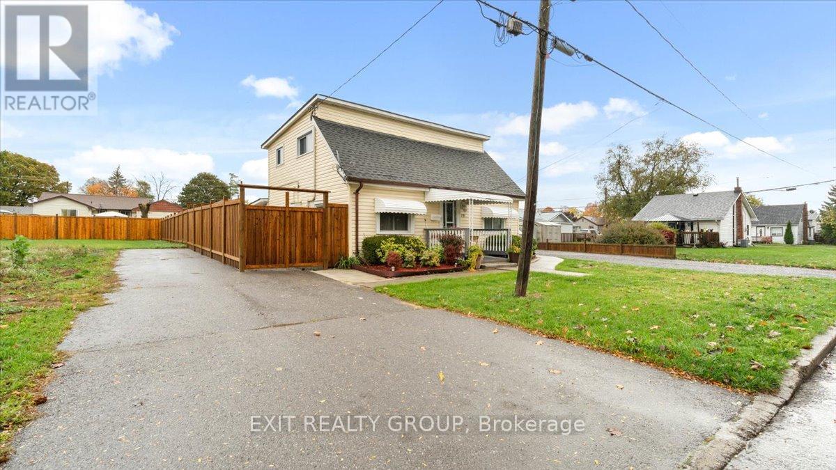 19 Ramsay Avenue, Quinte West, Ontario  K8V 2P6 - Photo 39 - X12474801