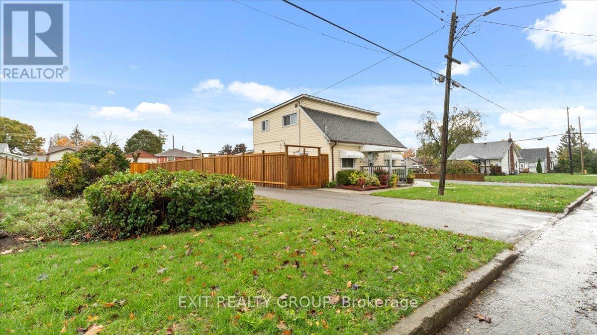 19 Ramsay Avenue, Quinte West, Ontario  K8V 2P6 - Photo 40 - X12474801