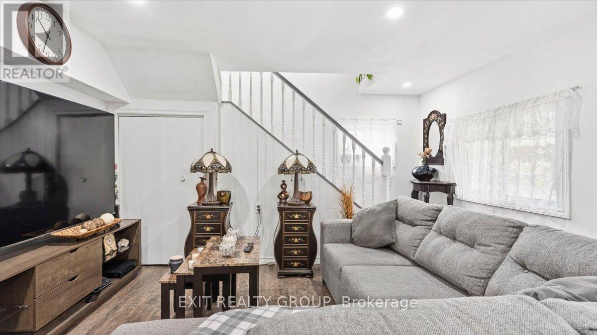 19 Ramsay Avenue, Quinte West, Ontario  K8V 2P6 - Photo 6 - X12474801