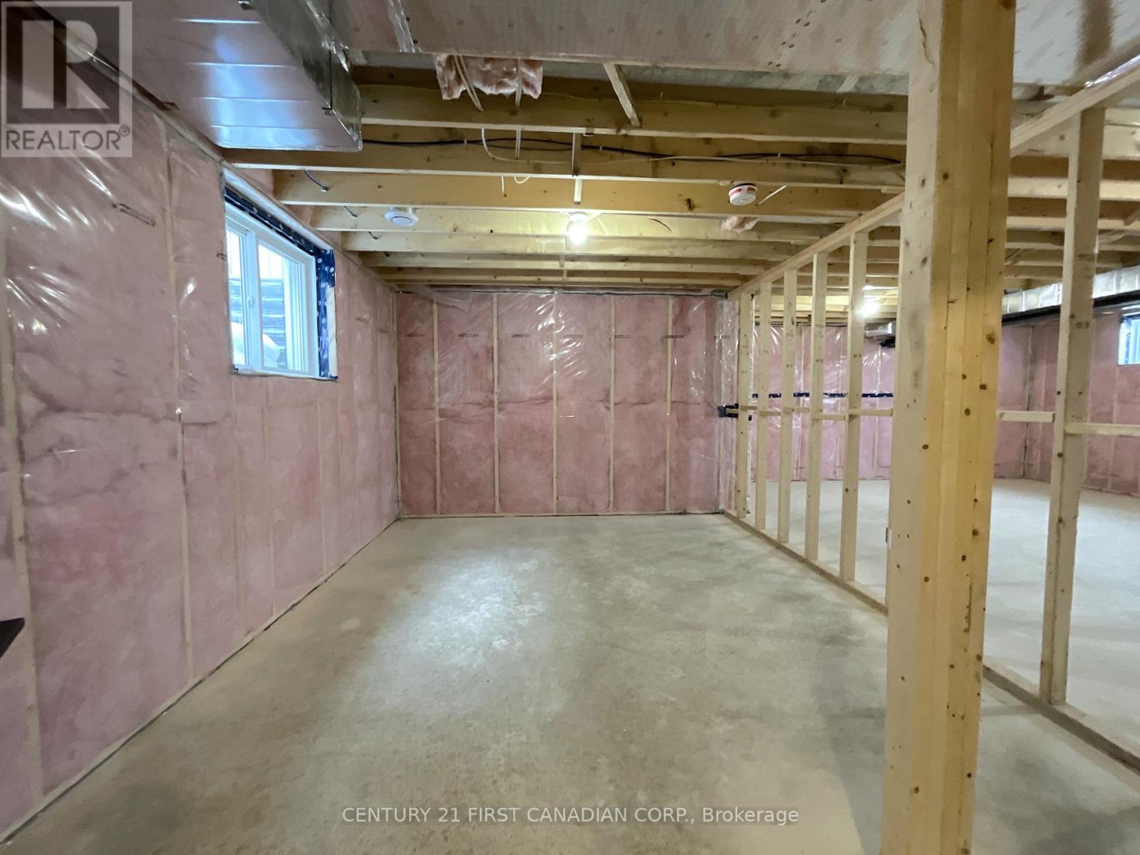 56 Postma Crescent, North Middlesex, Ontario  N0M 1A0 - Photo 30 - X12474821
