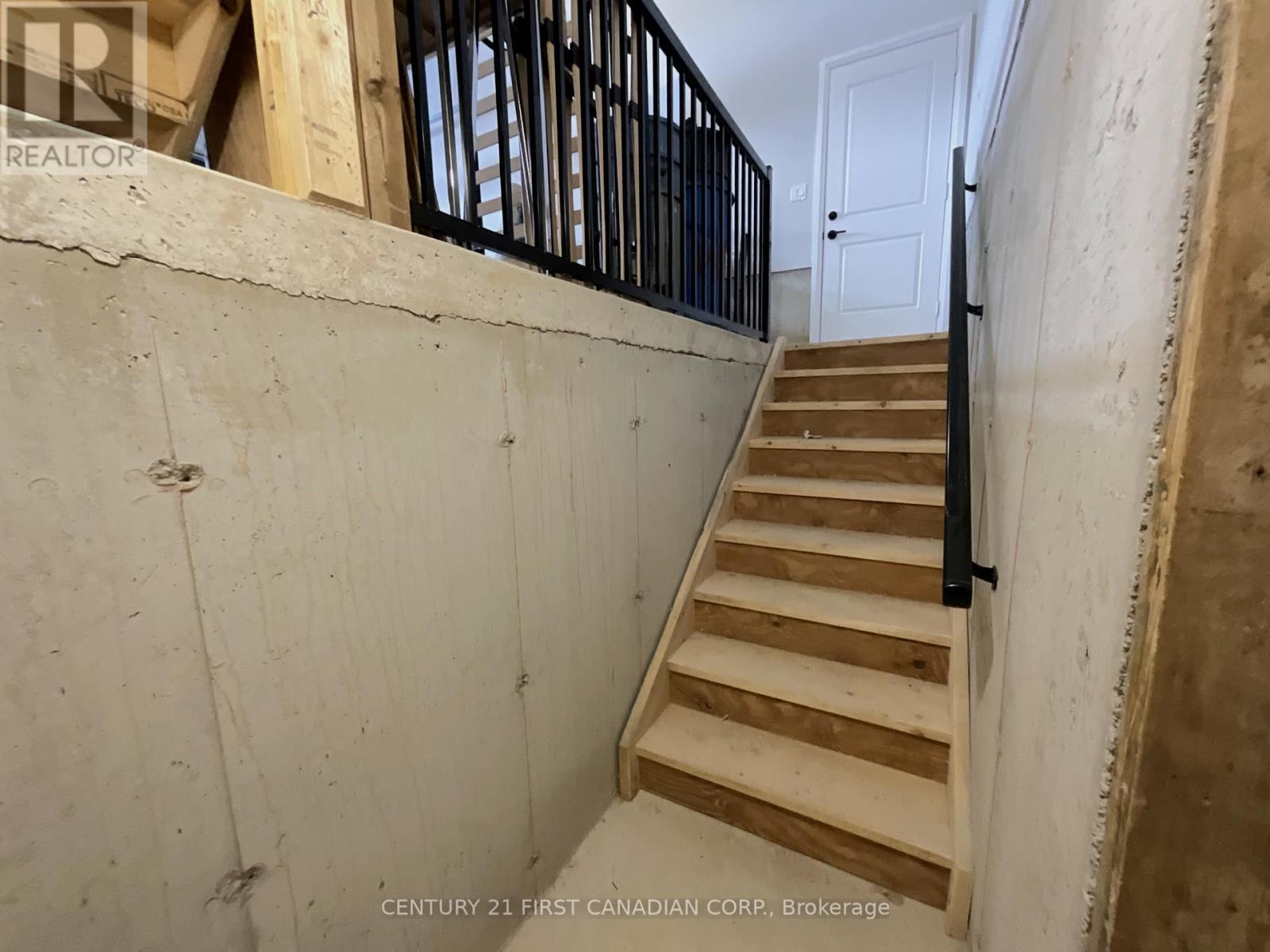 56 Postma Crescent, North Middlesex, Ontario  N0M 1A0 - Photo 35 - X12474821