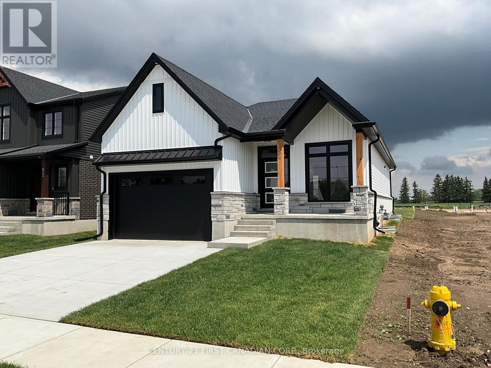 56 Postma Crescent, North Middlesex, Ontario  N0M 1A0 - Photo 4 - X12474821