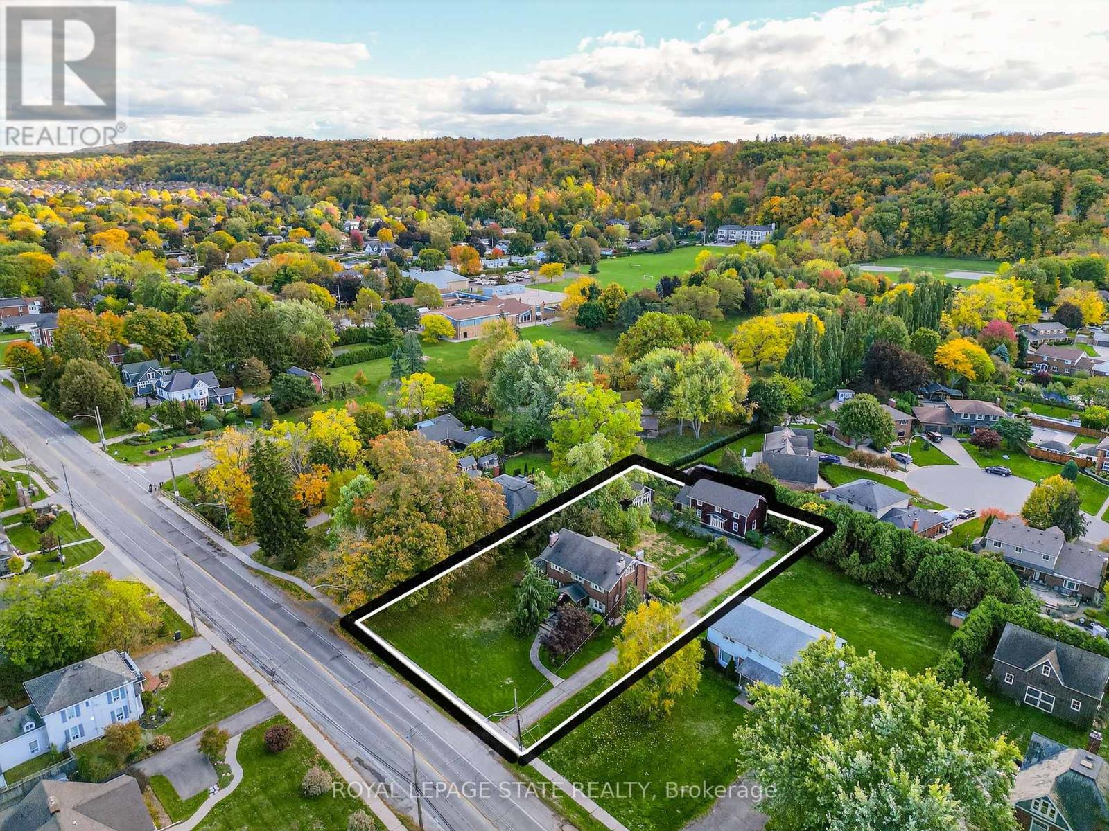 102 Main Street E, Grimsby, Ontario  L3M 1N8 - Photo 2 - X12474723