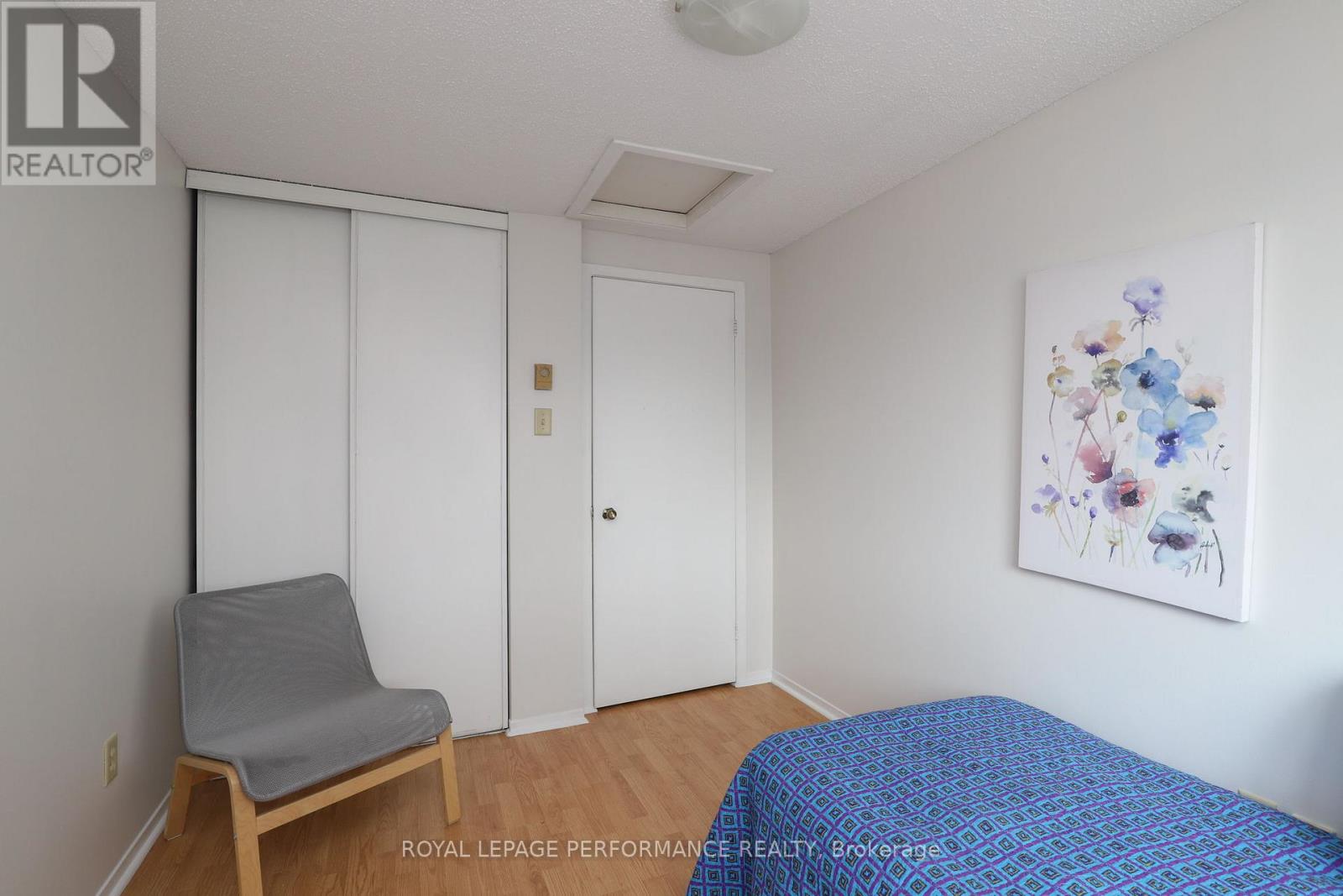 A - 2 Lovell Lane, Ottawa, Ontario  K2H 9B6 - Photo 21 - X12474782