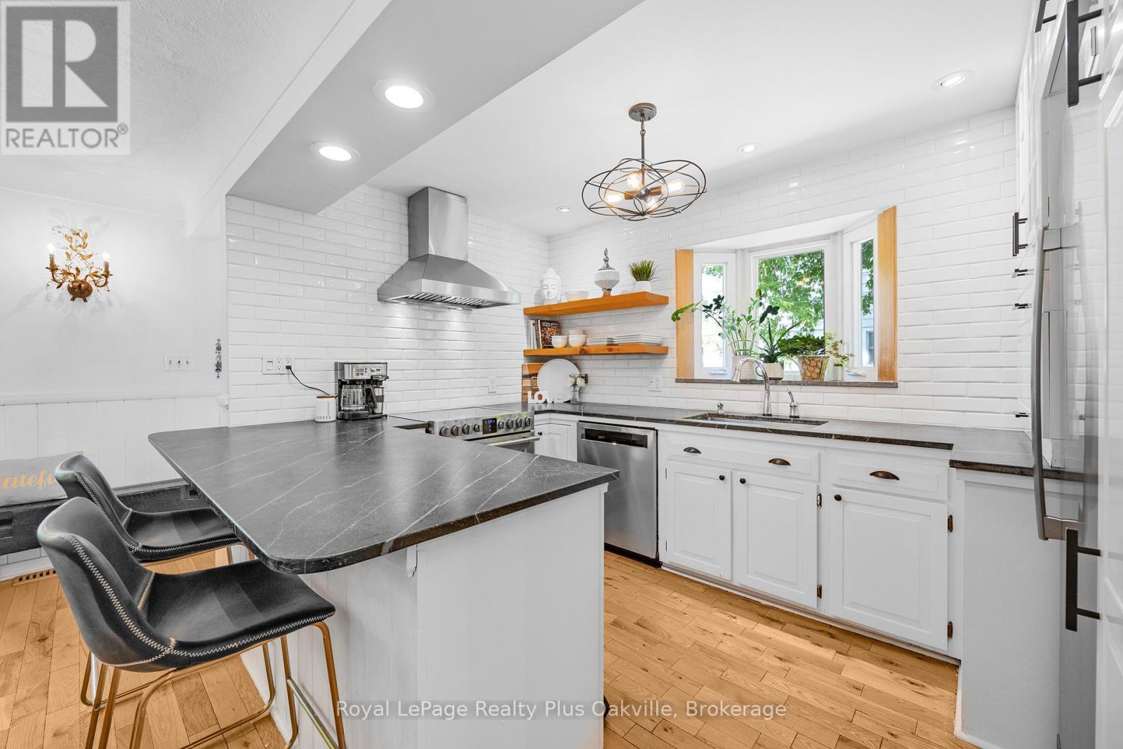 2386 Rebecca Street, Oakville, Ontario  L6L 2A9 - Photo 14 - W12474755