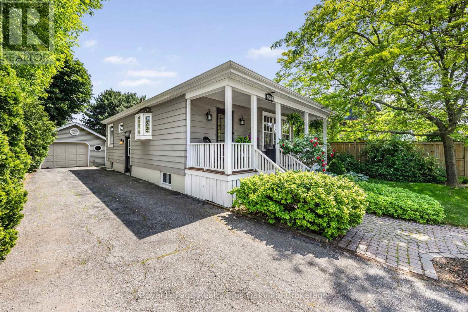 2386 Rebecca Street, Oakville, Ontario  L6L 2A9 - Photo 6 - W12474755