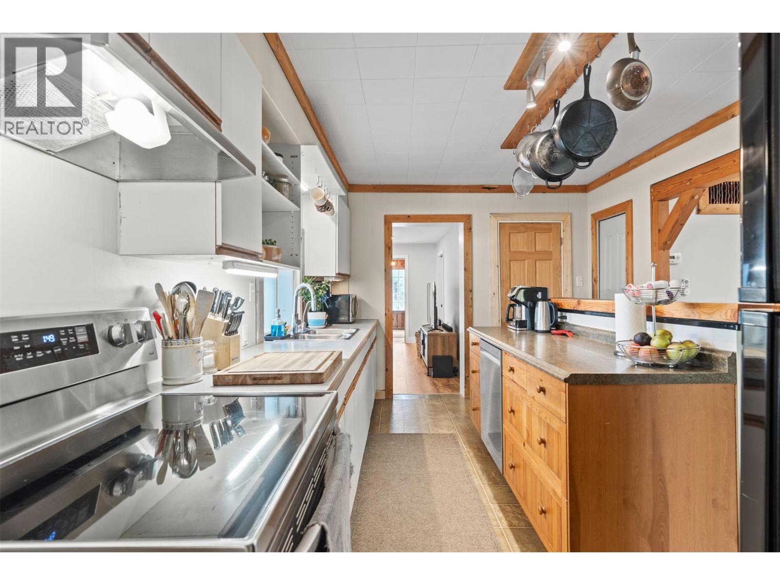 310 Baird Avenue, Enderby, British Columbia  V4Y 4A2 - Photo 25 - 10366299