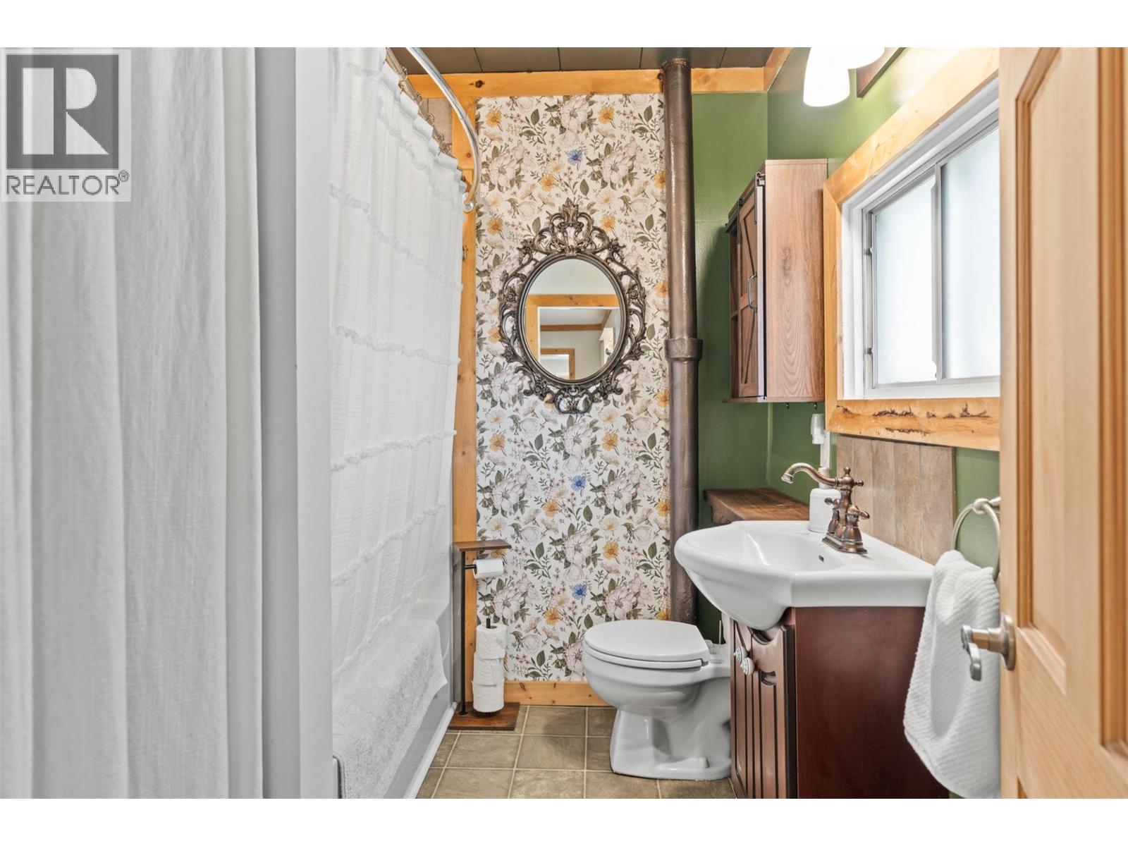 310 Baird Avenue, Enderby, British Columbia  V4Y 4A2 - Photo 30 - 10366299