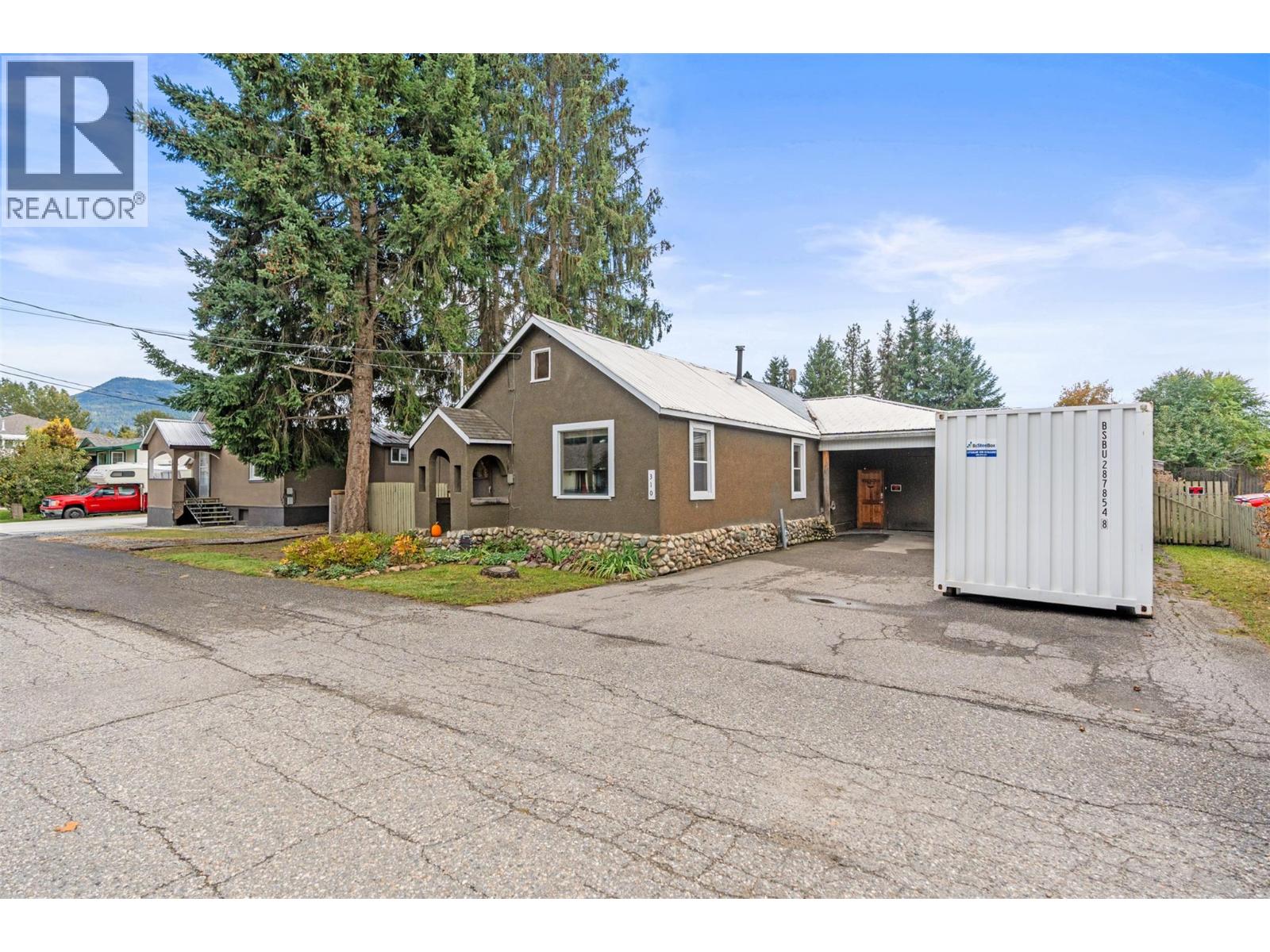 310 Baird Avenue, Enderby, British Columbia  V4Y 4A2 - Photo 5 - 10366299