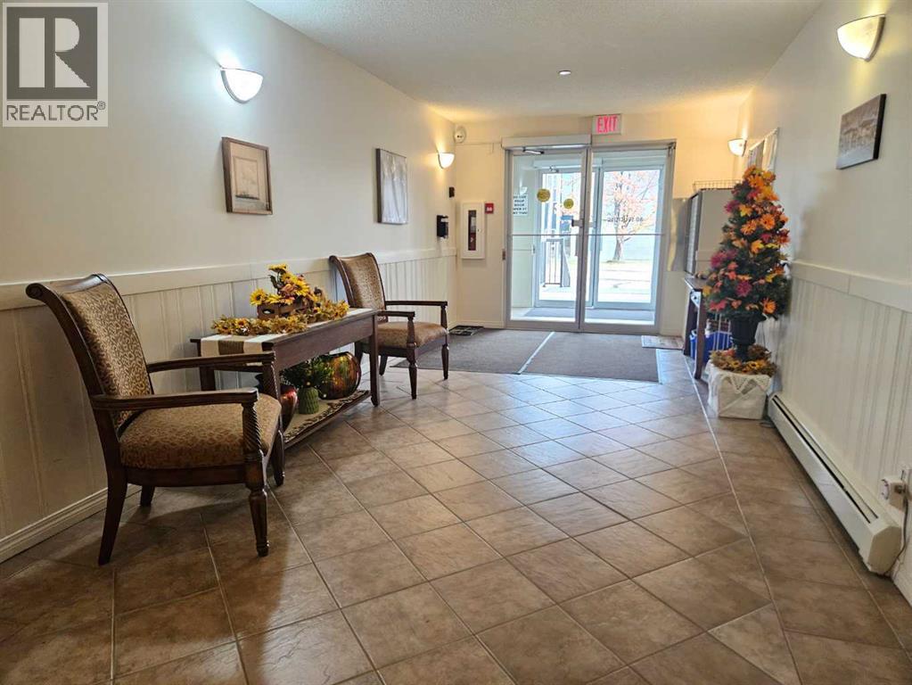 105, 4834 52a Street, Camrose, Alberta  T4V 1W4 - Photo 5 - A2265514