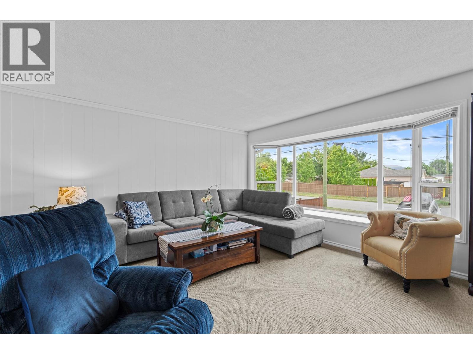 353 Reighmount Drive, Kamloops, British Columbia  V2H 1M2 - Photo 6 - 10366444
