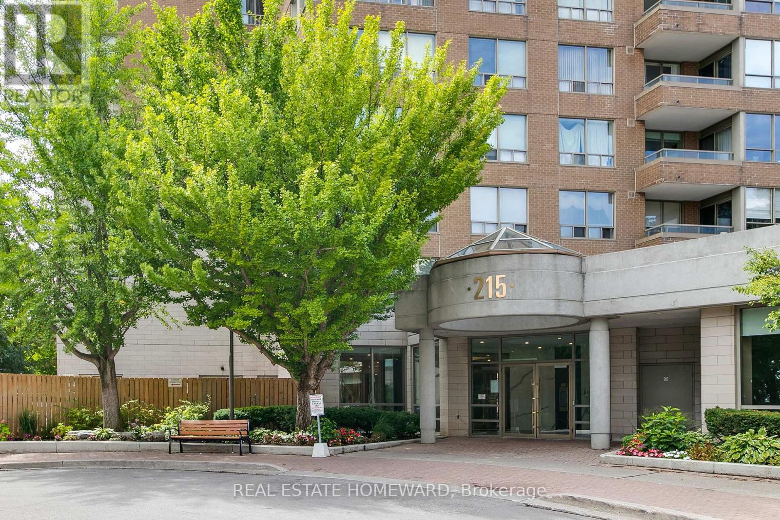 1006 - 215 Wynford Drive, Toronto, Ontario  M3C 3P5 - Photo 2 - C12474786
