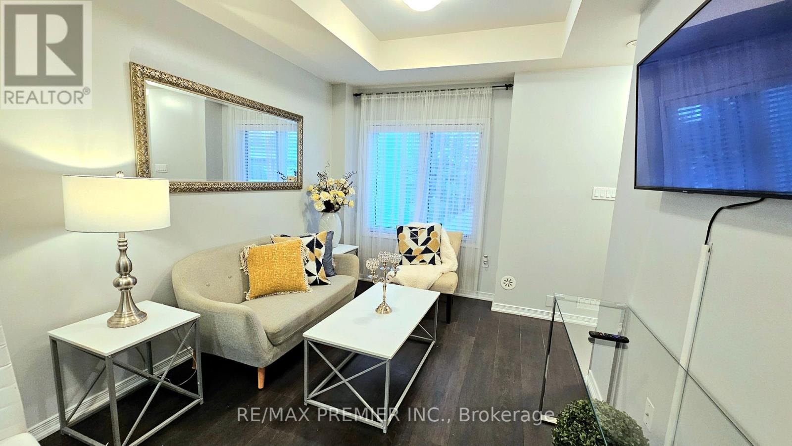 272 - 19 Coneflower Crescent, Toronto, Ontario  M2R 0A5 - Photo 2 - C12474816