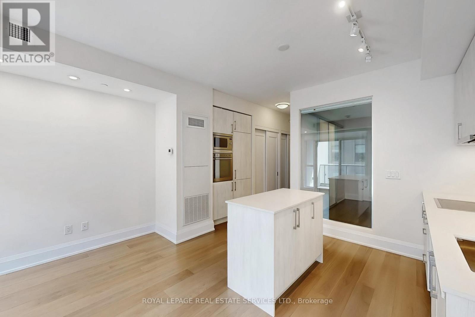 808 - 88 Cumberland Street, Toronto, Ontario  M5R 1A3 - Photo 13 - C12474823
