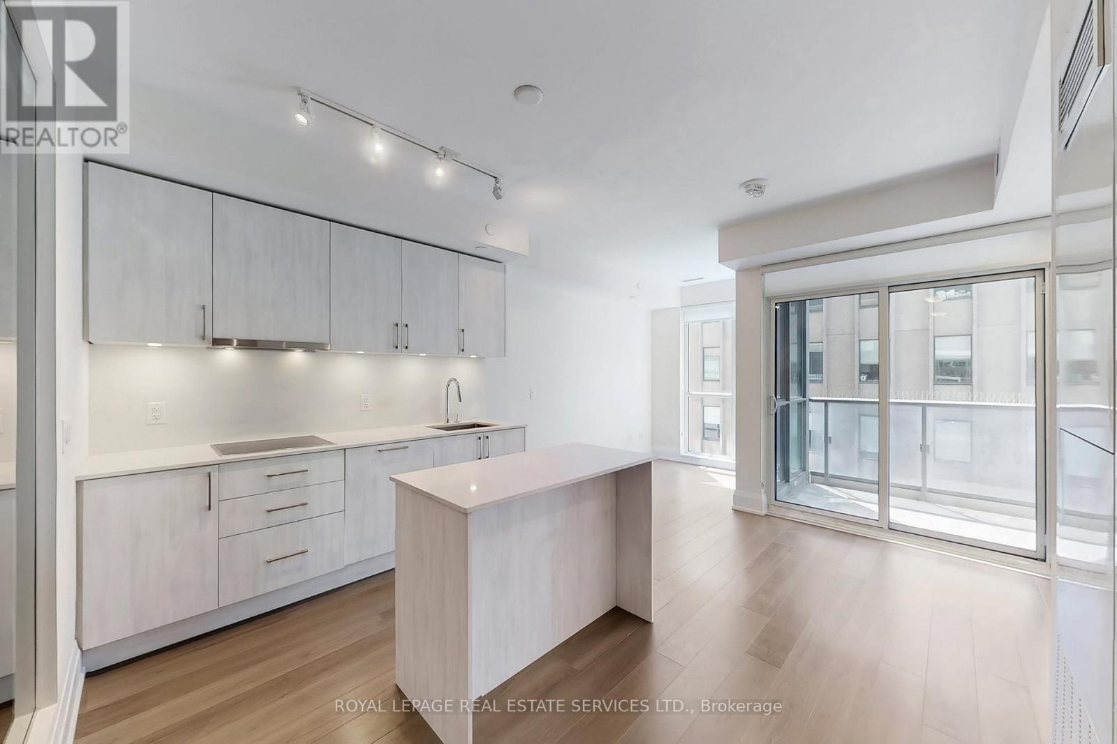808 - 88 Cumberland Street, Toronto, Ontario  M5R 1A3 - Photo 7 - C12474823