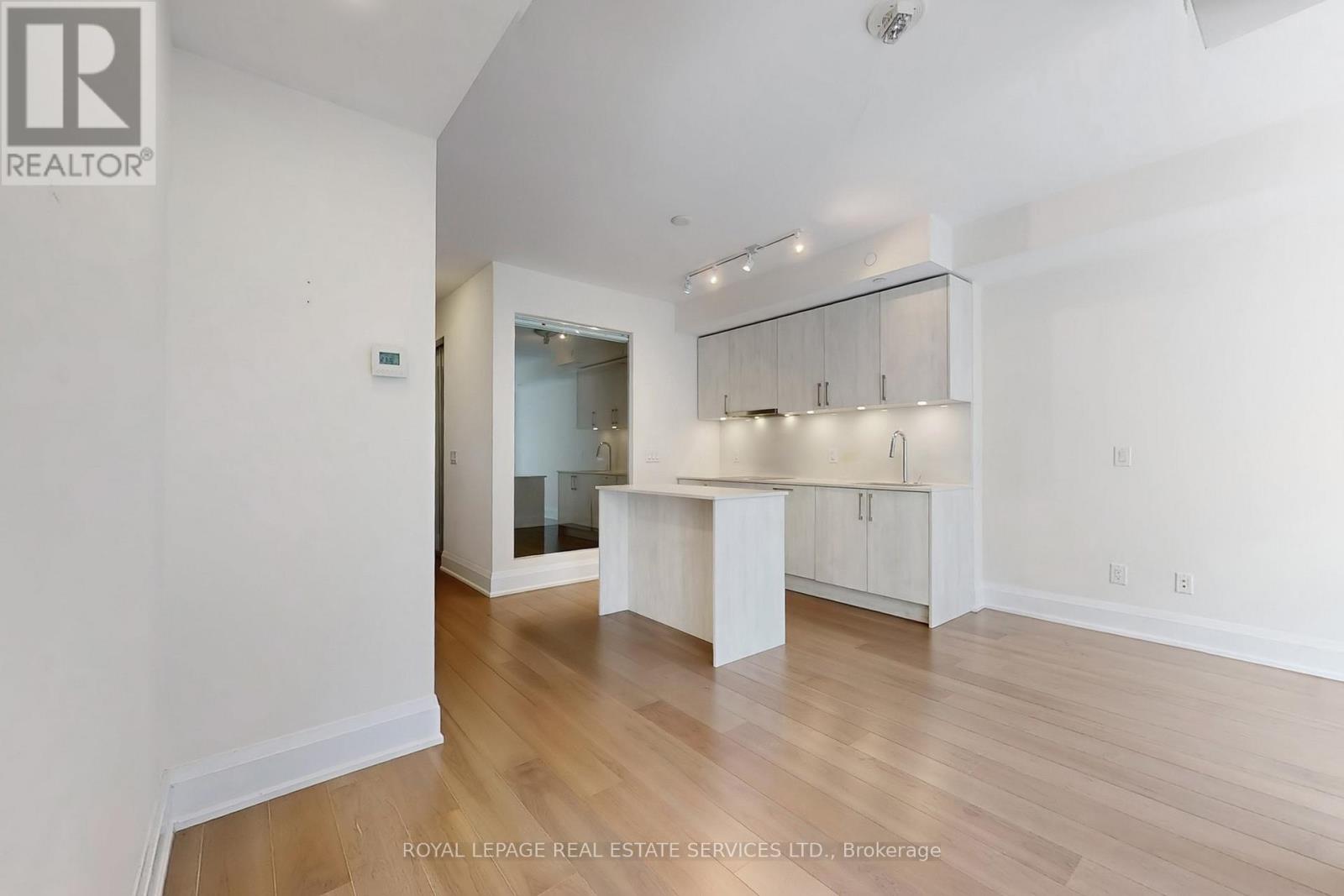 808 - 88 Cumberland Street, Toronto, Ontario  M5R 1A3 - Photo 8 - C12474823
