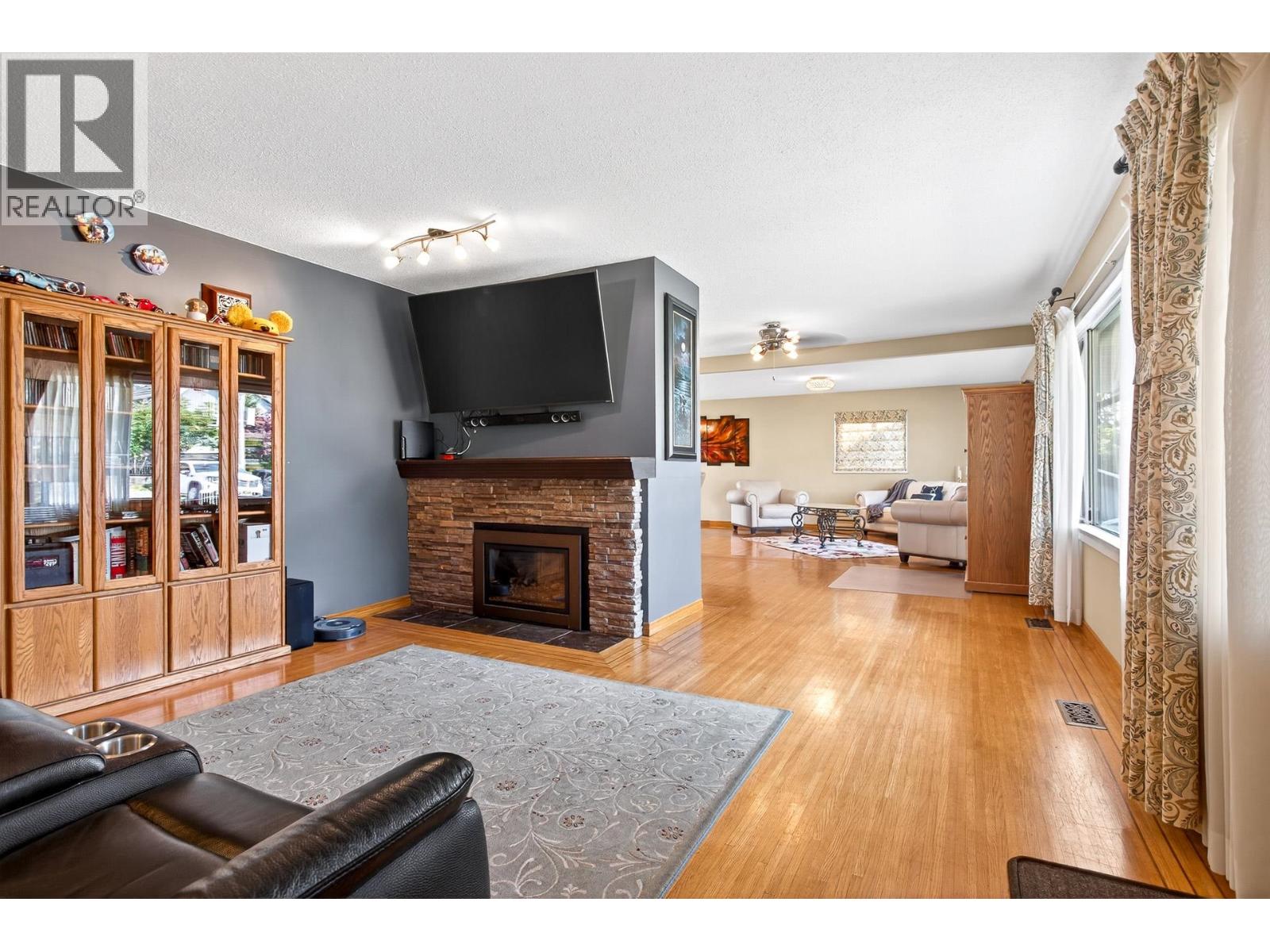 2126 Kugler Avenue, Coquitlam, British Columbia  V3K 2S6 - Photo 6 - R3052845