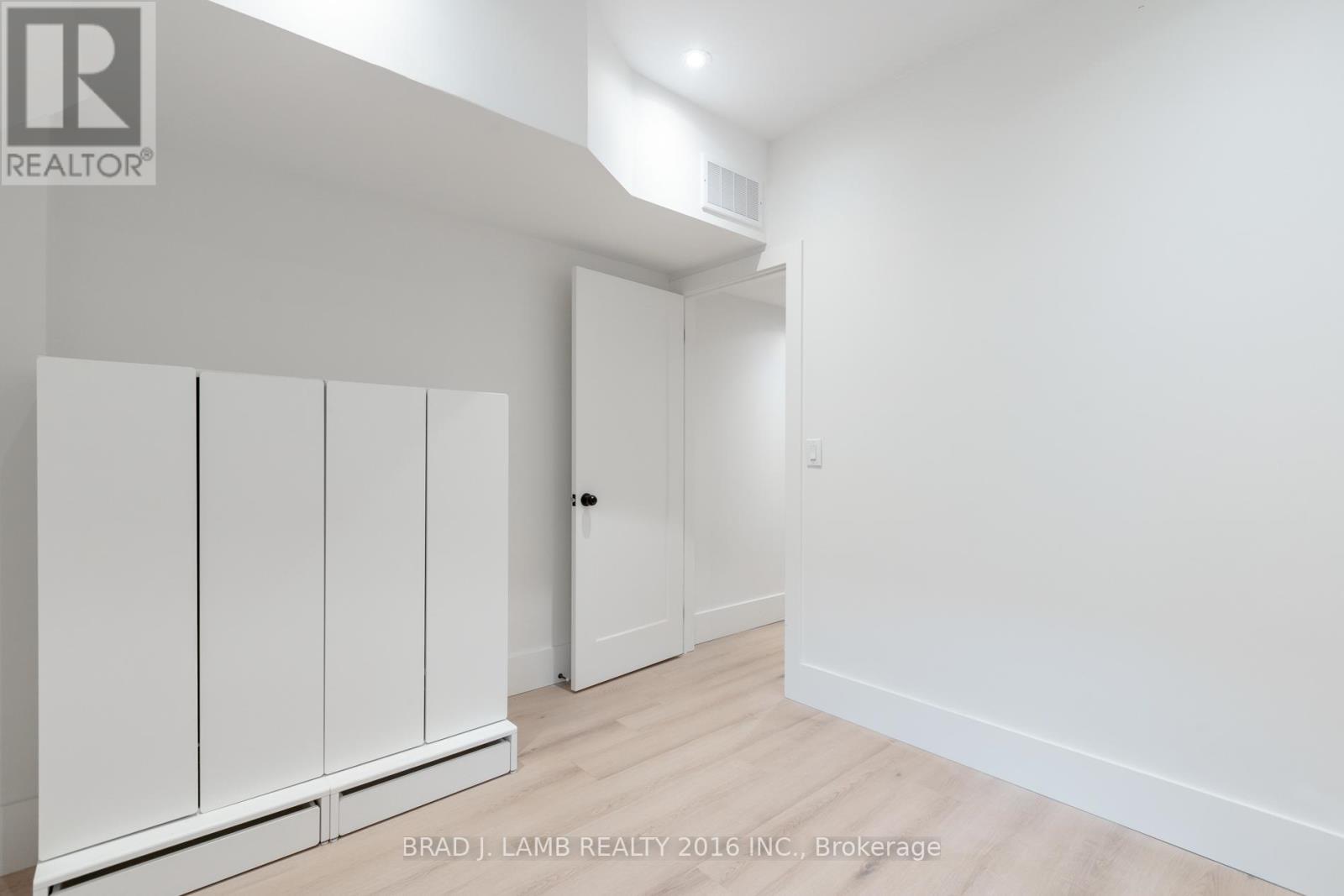 Main Floor - 84 Sparkhall Avenue, Toronto, Ontario  M4K 1G6 - Photo 8 - E12474836