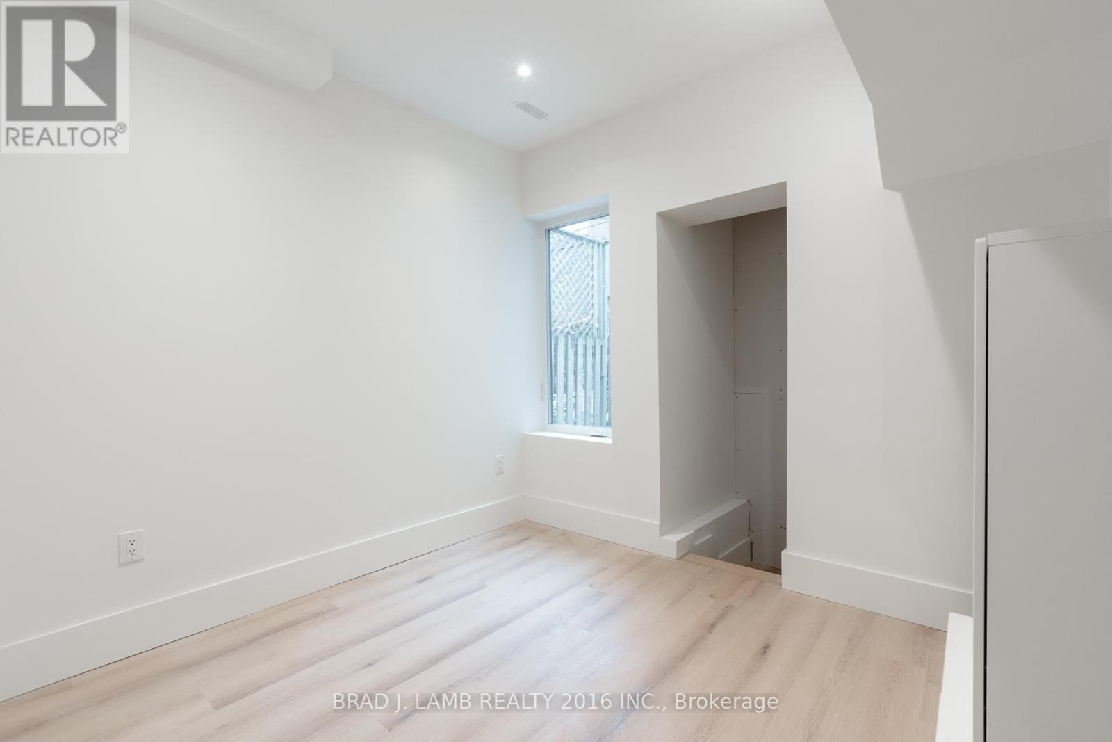Main Floor - 84 Sparkhall Avenue, Toronto, Ontario  M4K 1G6 - Photo 9 - E12474836
