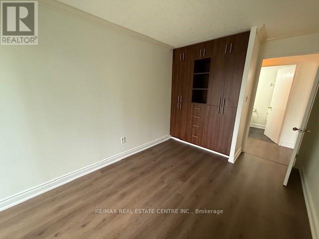 411 - 350 Webb Drive, Mississauga, Ontario  L5B 3W4 - Photo 12 - W12458896