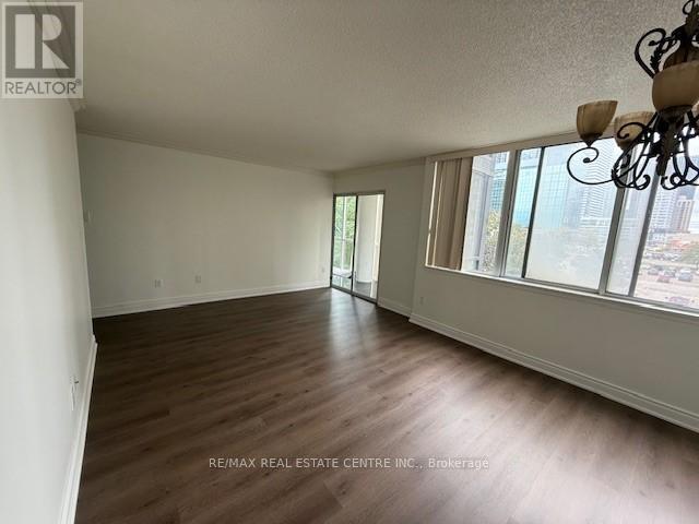 411 - 350 Webb Drive, Mississauga, Ontario  L5B 3W4 - Photo 5 - W12458896