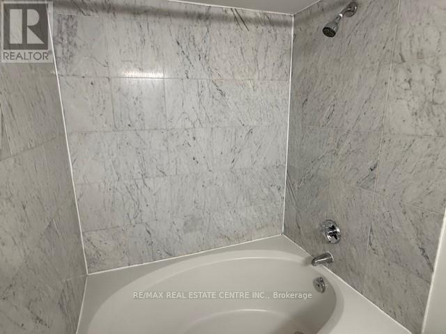 411 - 350 Webb Drive, Mississauga, Ontario  L5B 3W4 - Photo 16 - W12458896