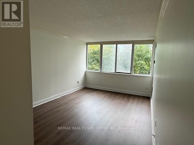 411 - 350 Webb Drive, Mississauga, Ontario  L5B 3W4 - Photo 14 - W12458896