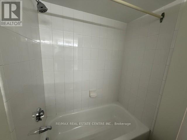 411 - 350 Webb Drive, Mississauga, Ontario  L5B 3W4 - Photo 11 - W12458896