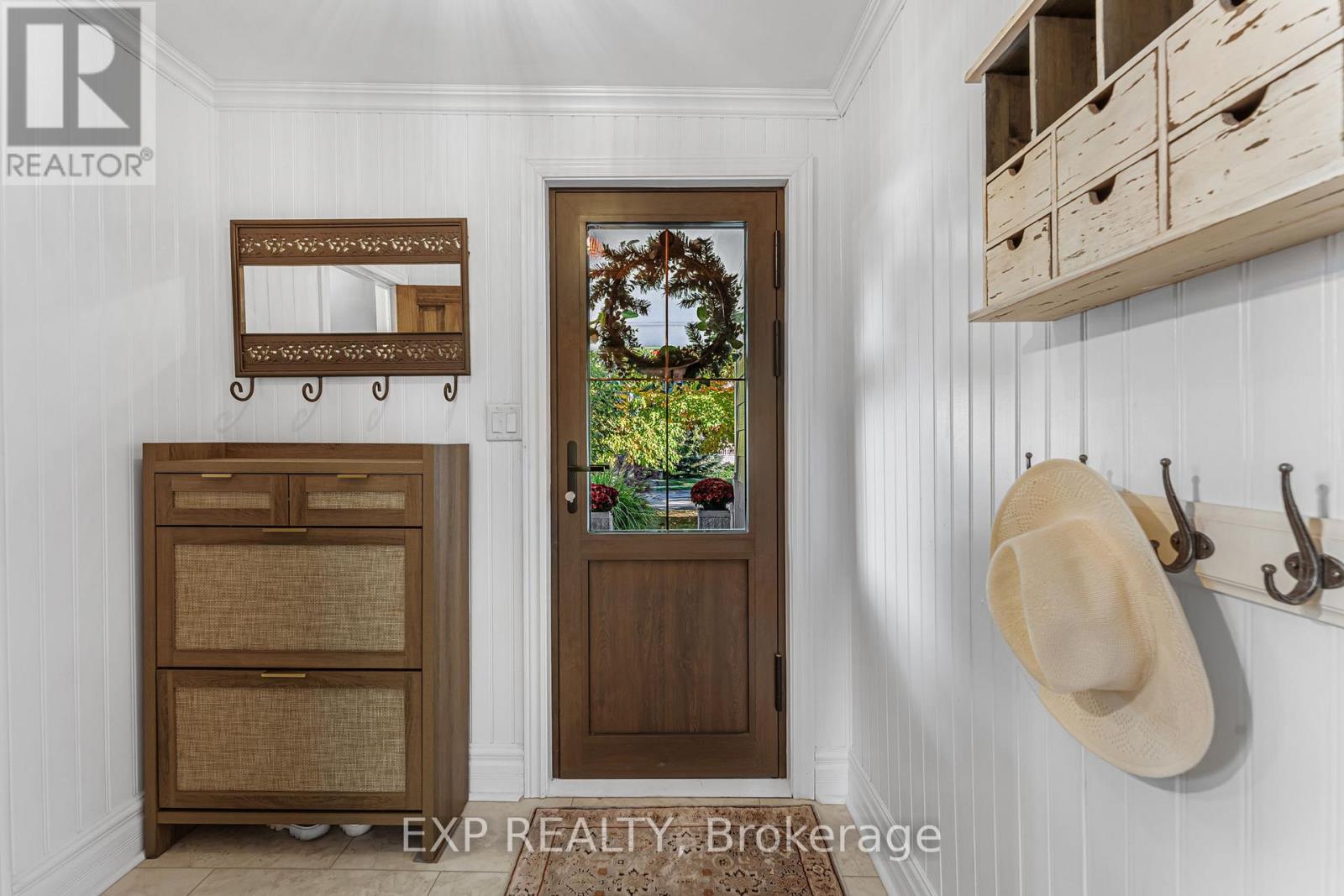24 Robinson Street S, Grimsby, Ontario  L3M 3C4 - Photo 8 - X12474752