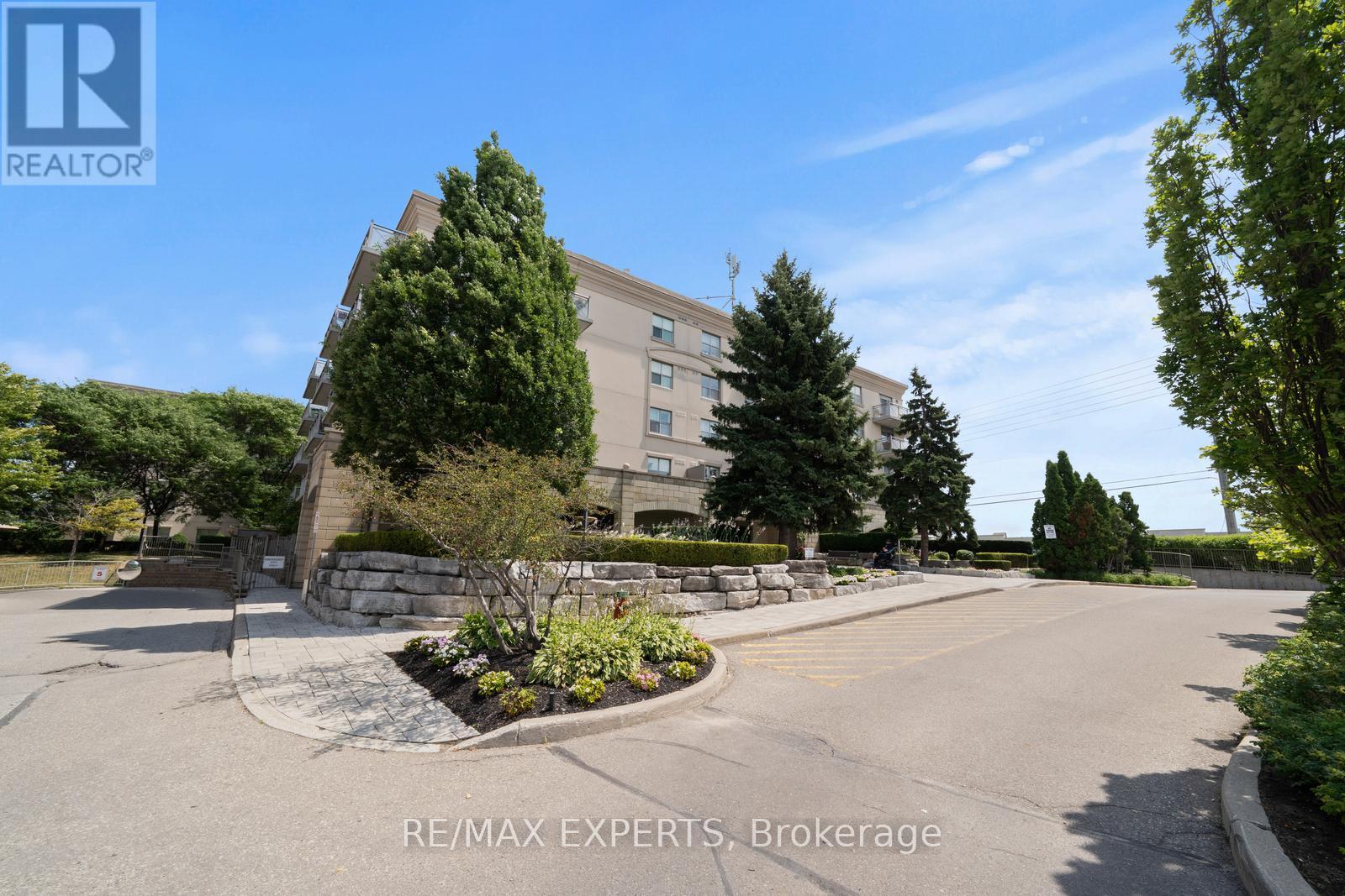 213 - 2500 Rutherford Road, Vaughan, Ontario  L4K 5R1 - Photo 2 - N12474759