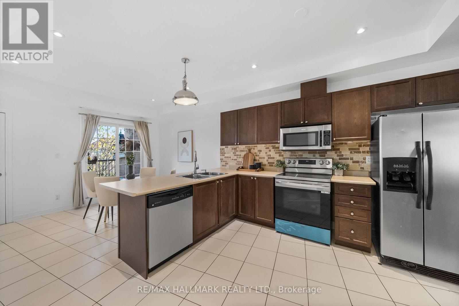22 - 30 Greensborough Village Circle, Markham, Ontario  L6E 1Z1 - Photo 12 - N12474763