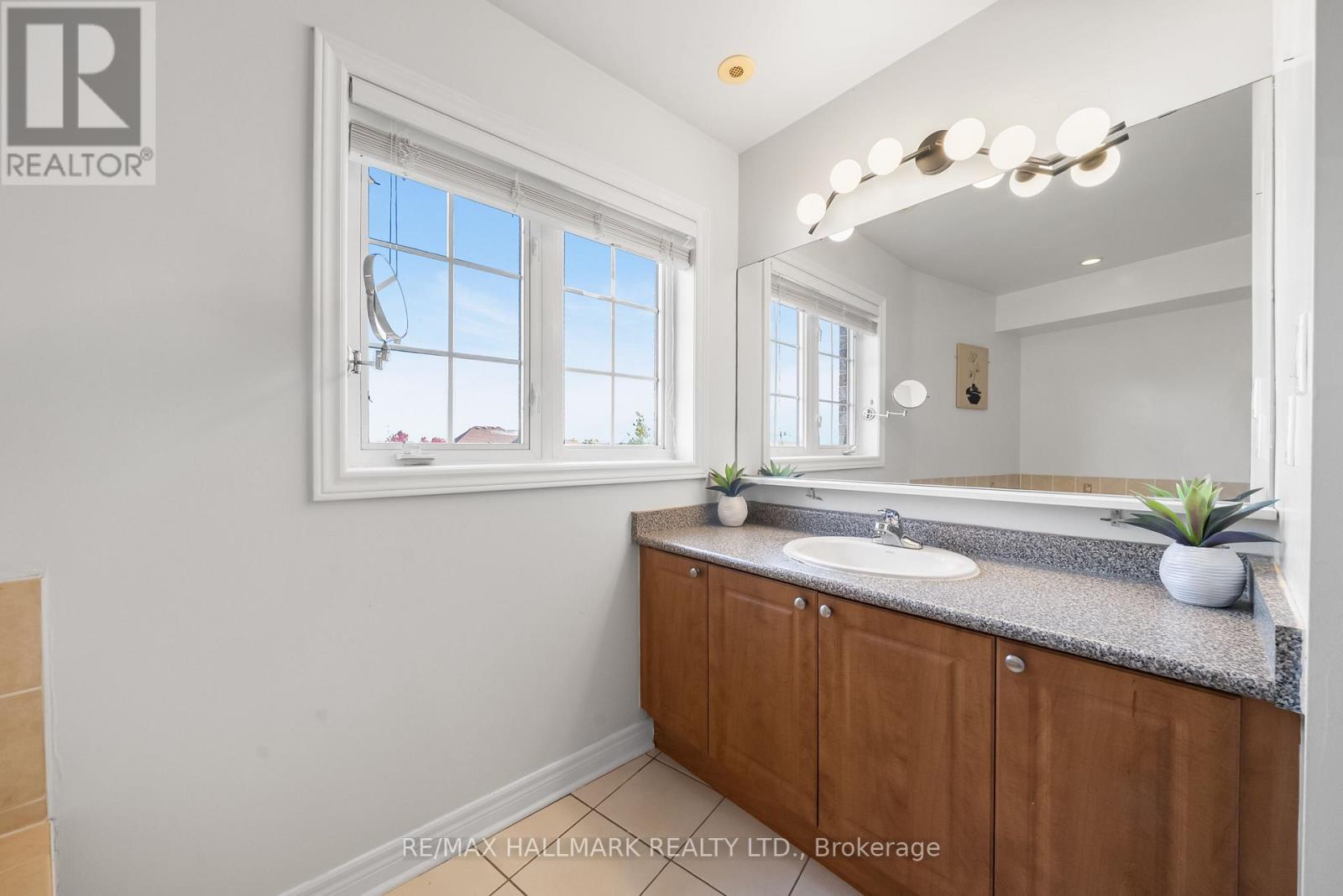 22 - 30 Greensborough Village Circle, Markham, Ontario  L6E 1Z1 - Photo 29 - N12474763