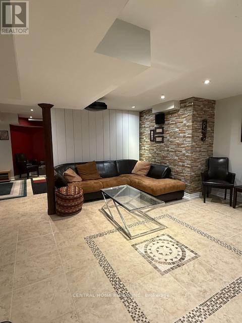Basement Apartment - 89 Old Colony Road, Richmond Hill, Ontario  L4E 3X2 - Photo 3 - N12474825