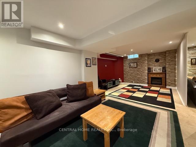 Basement Apartment - 89 Old Colony Road, Richmond Hill, Ontario  L4E 3X2 - Photo 9 - N12474825