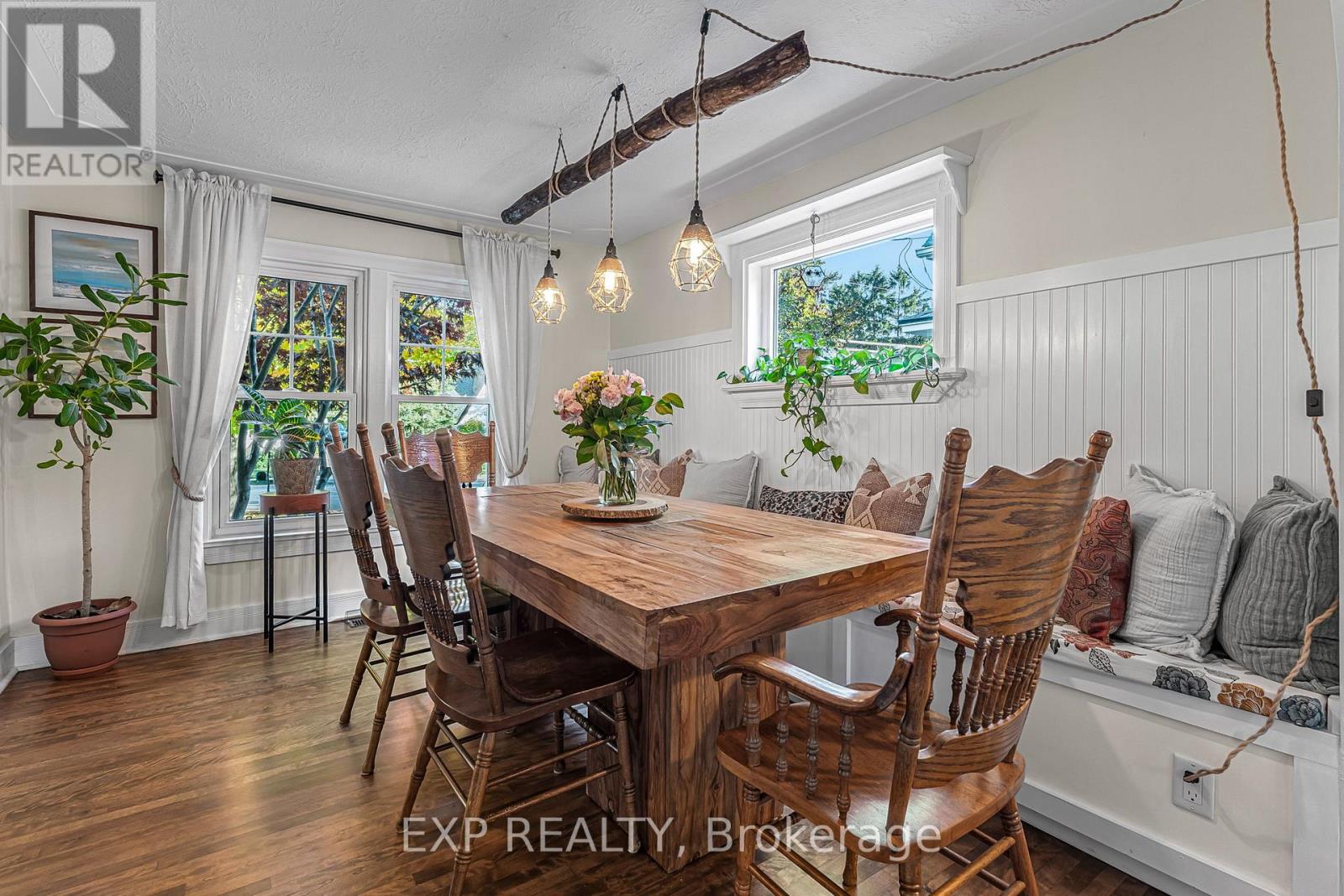 24 Robinson Street S, Grimsby, Ontario  L3M 3C4 - Photo 21 - X12474752