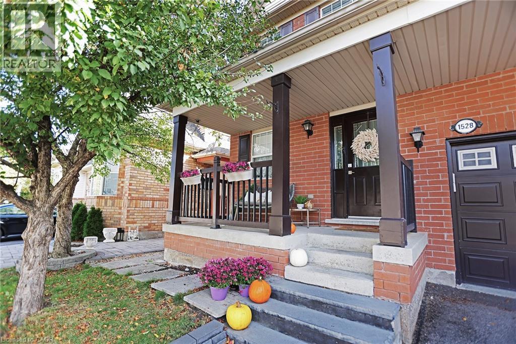 1528 Evans Terrace, Milton, Ontario  L9T 5J4 - Photo 2 - 40780826