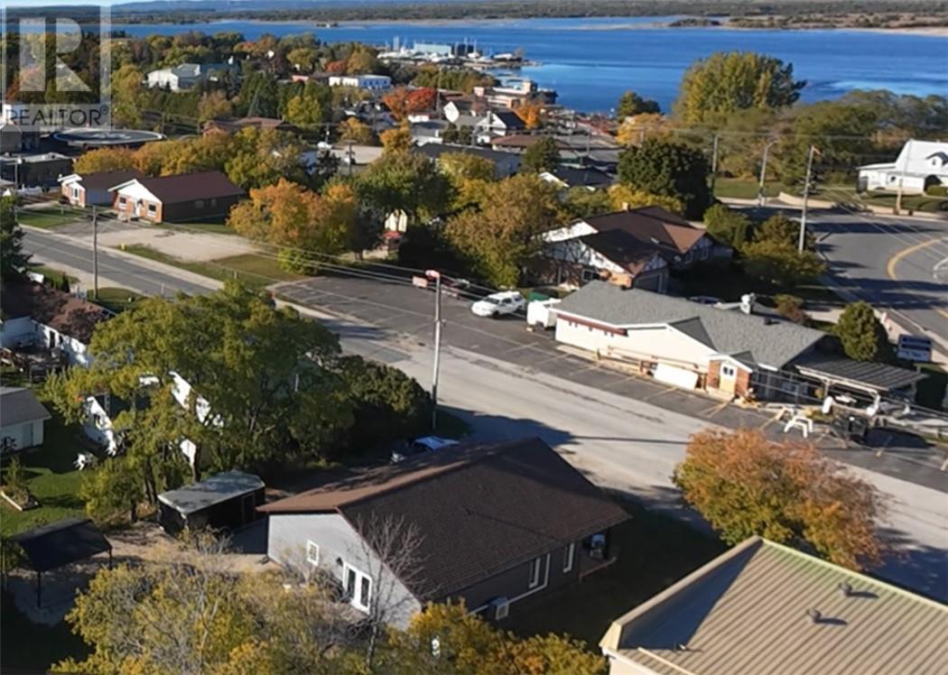 29 Vankoughnet  St. E., Little Current, Ontario  P0P 1K0 - Photo 12 - 2125248