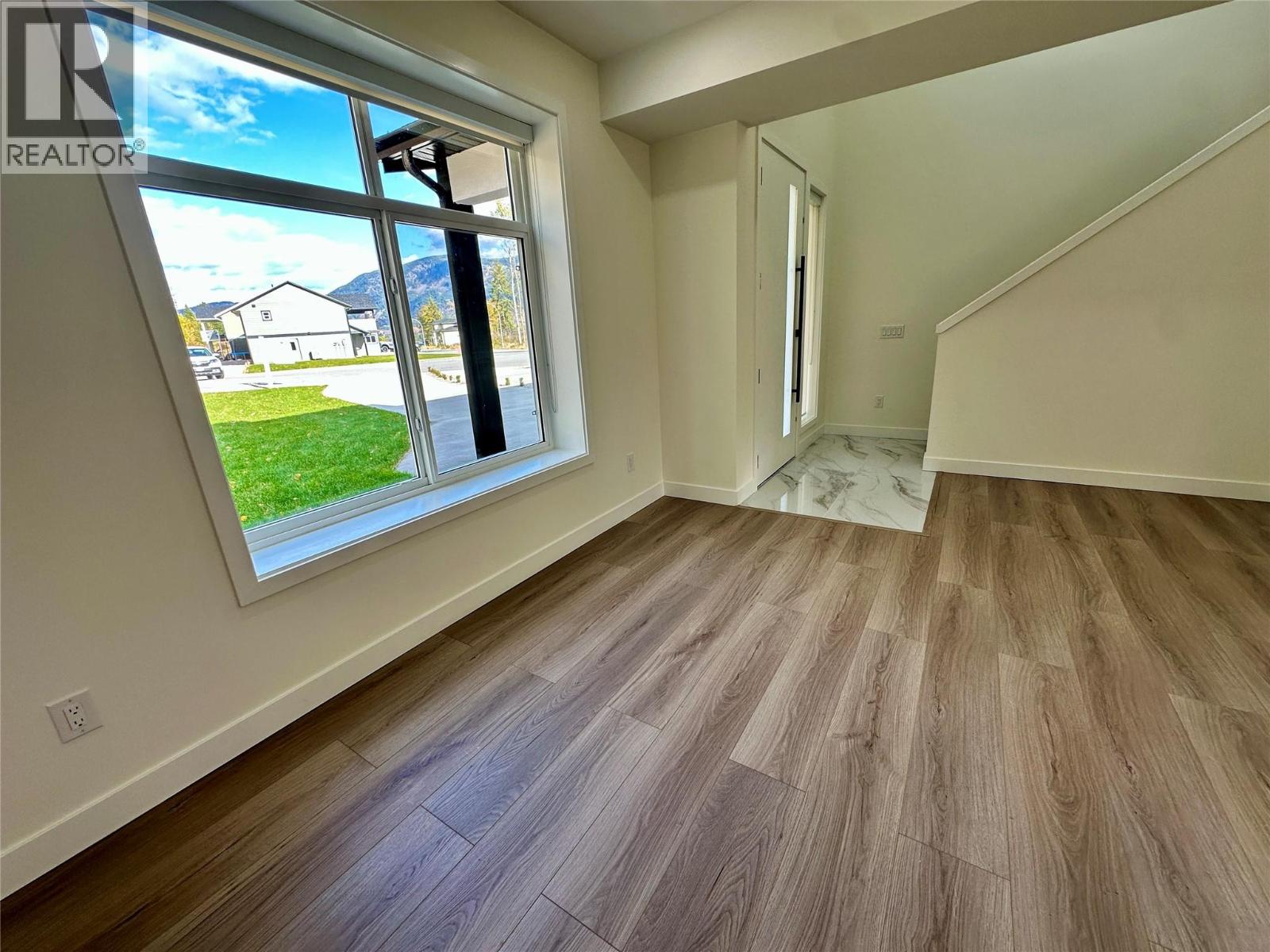 3736 Toba Road, Castlegar, British Columbia  V1N 4Y3 - Photo 8 - 10366137