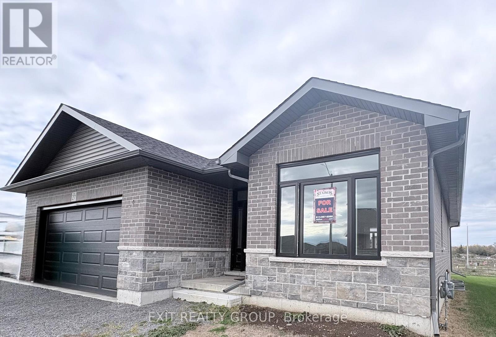 27 Sulmon Street, Belleville, Ontario  K8N 0S5 - Photo 2 - X12474862