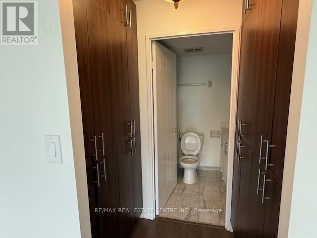 411 - 350 Webb Drive, Mississauga, Ontario  L5B 3W4 - Photo 15 - W12458894