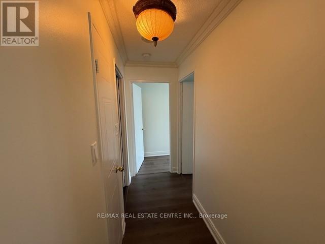 411 - 350 Webb Drive, Mississauga, Ontario  L5B 3W4 - Photo 9 - W12458894