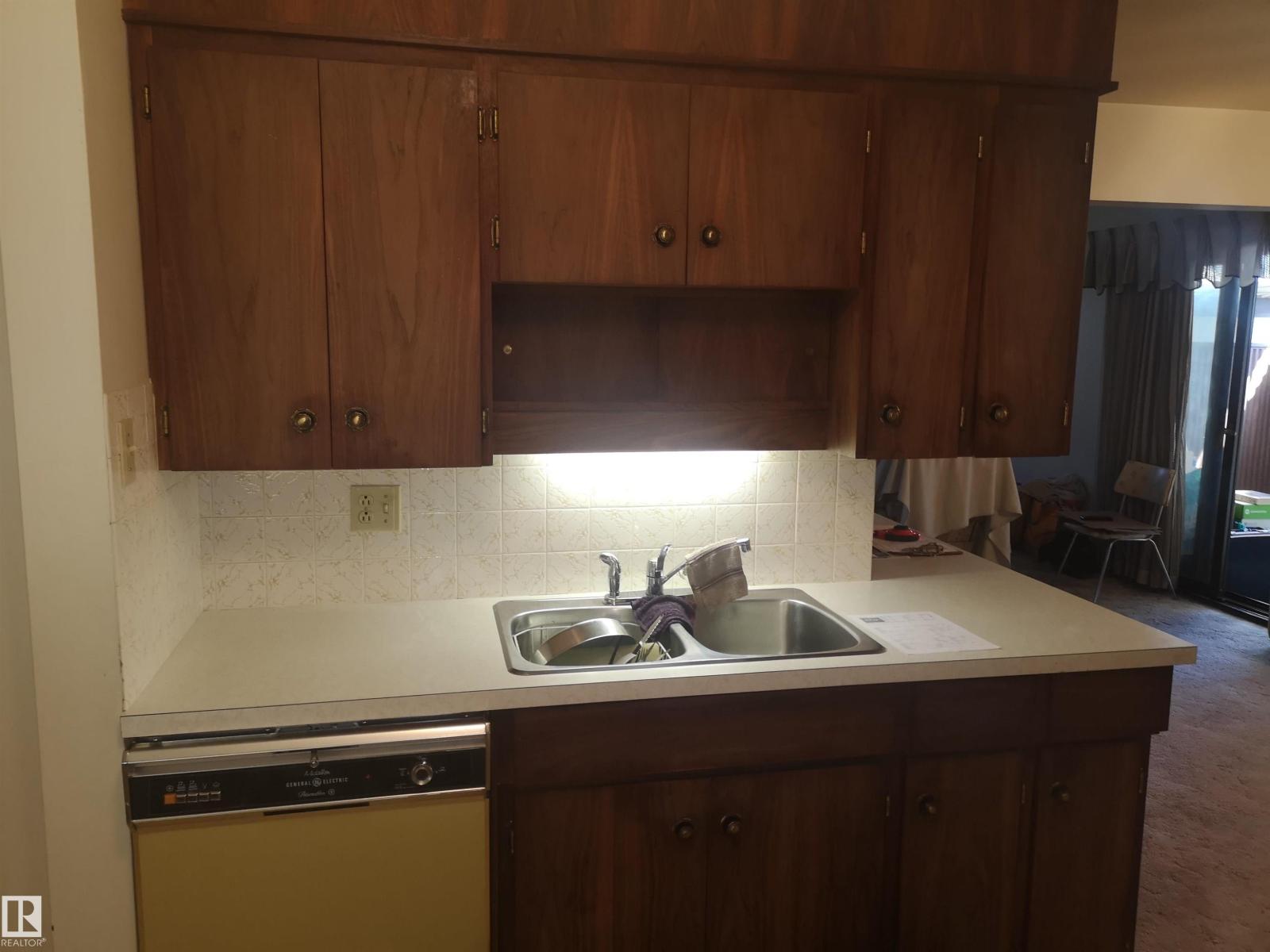 9636 63 Av Nw, Edmonton, Alberta  T6E 0G5 - Photo 11 - E4462924
