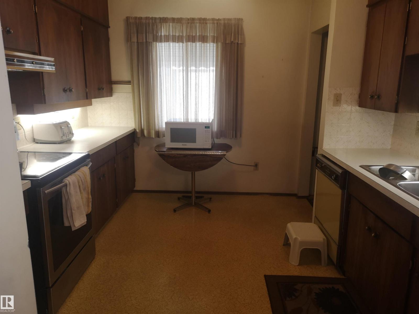 9636 63 Av Nw, Edmonton, Alberta  T6E 0G5 - Photo 10 - E4462924