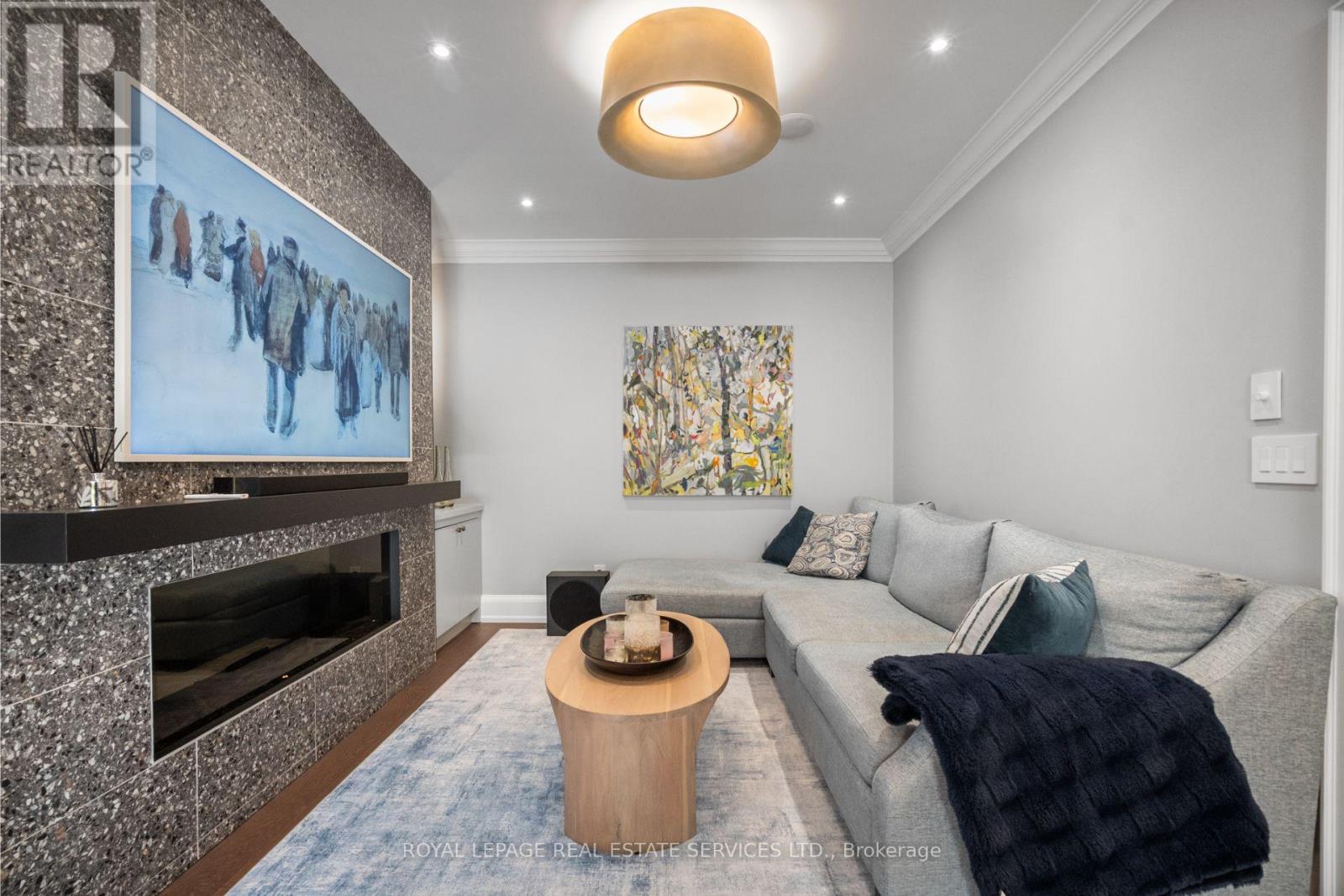132 Strath Avenue, Toronto, Ontario  M8X 1R5 - Photo 5 - W12474768