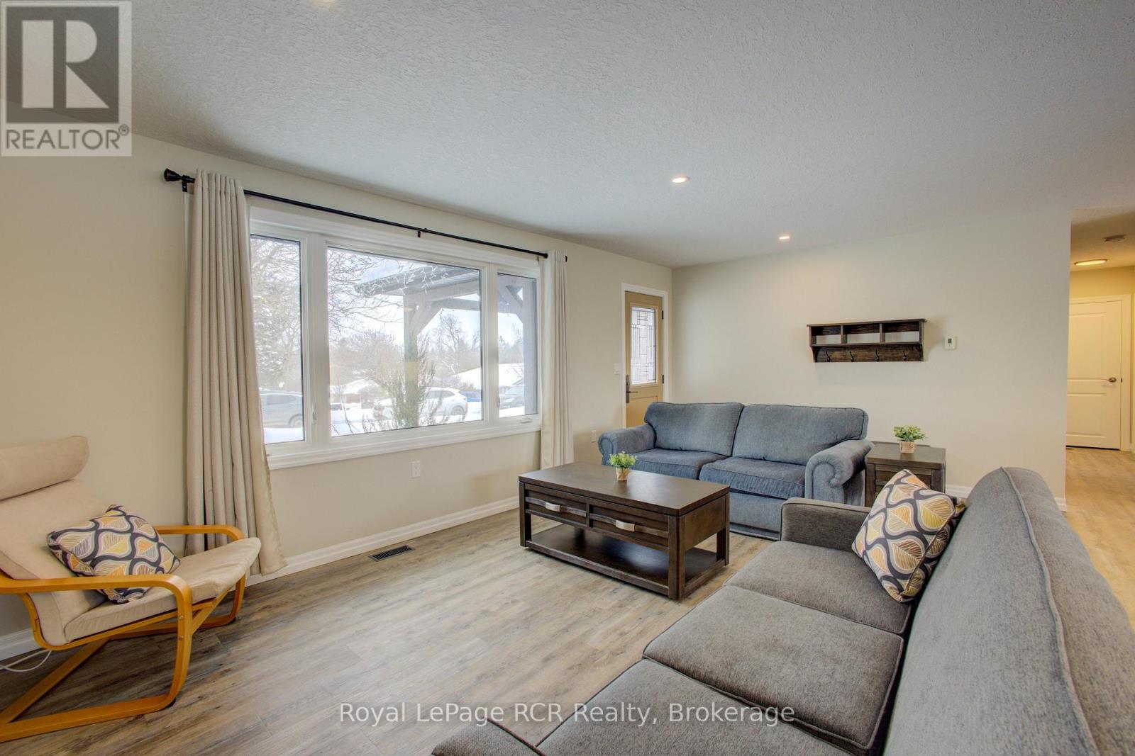 620 Elm Avenue N, North Perth, Ontario  N4W 3G2 - Photo 12 - X12474894