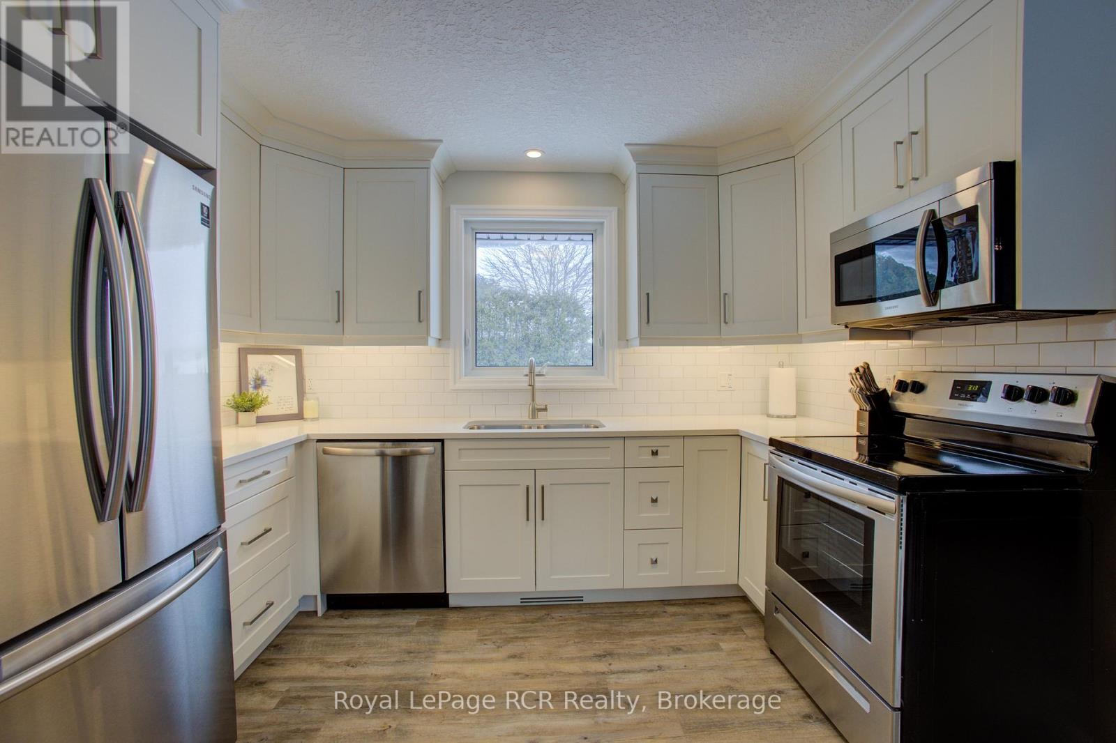 620 Elm Avenue N, North Perth, Ontario  N4W 3G2 - Photo 17 - X12474894