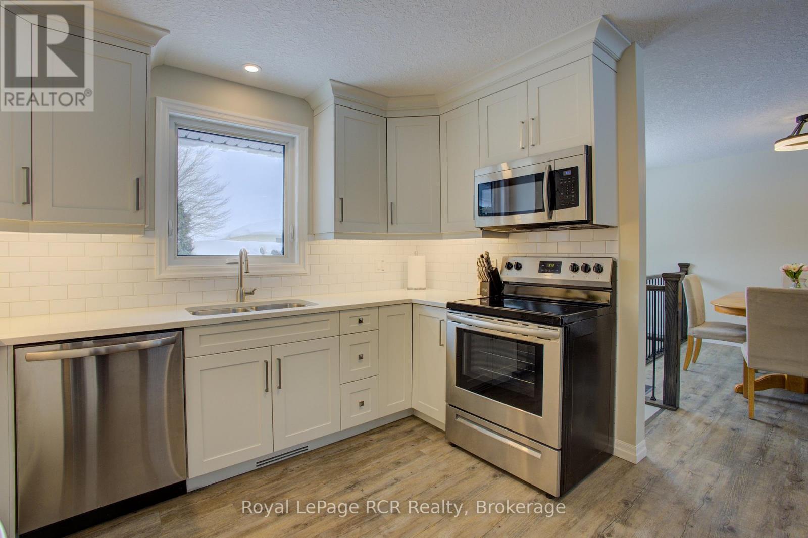 620 Elm Avenue N, North Perth, Ontario  N4W 3G2 - Photo 18 - X12474894