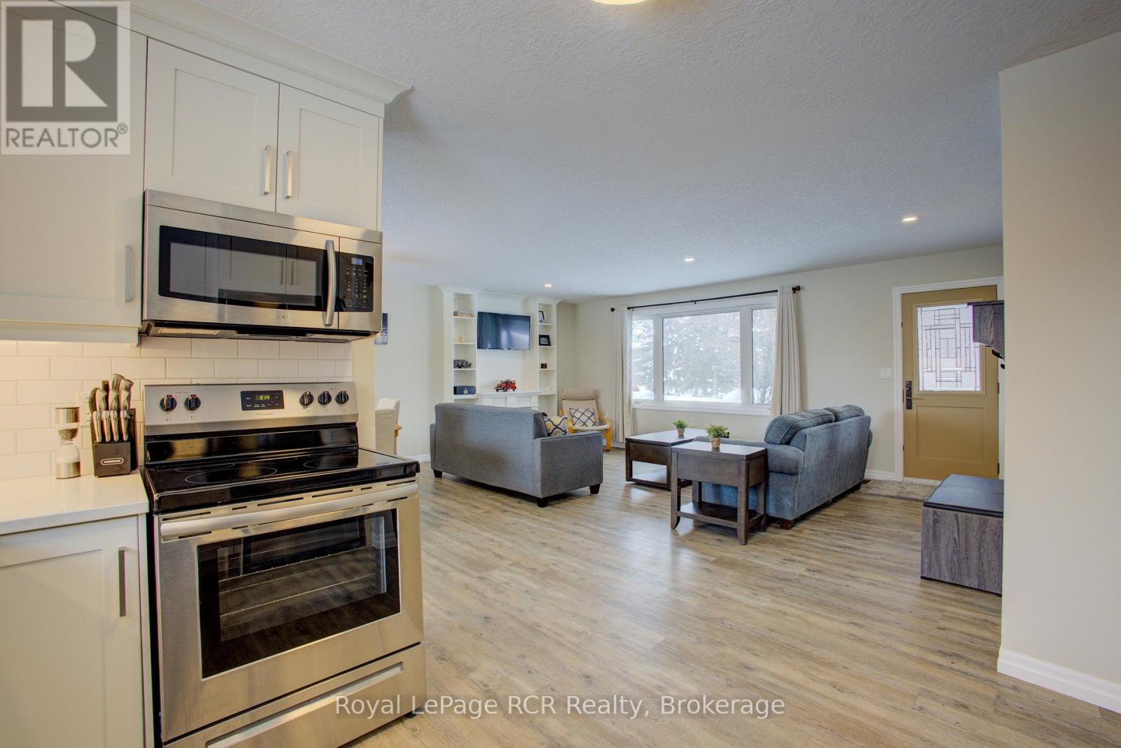 620 Elm Avenue N, North Perth, Ontario  N4W 3G2 - Photo 19 - X12474894