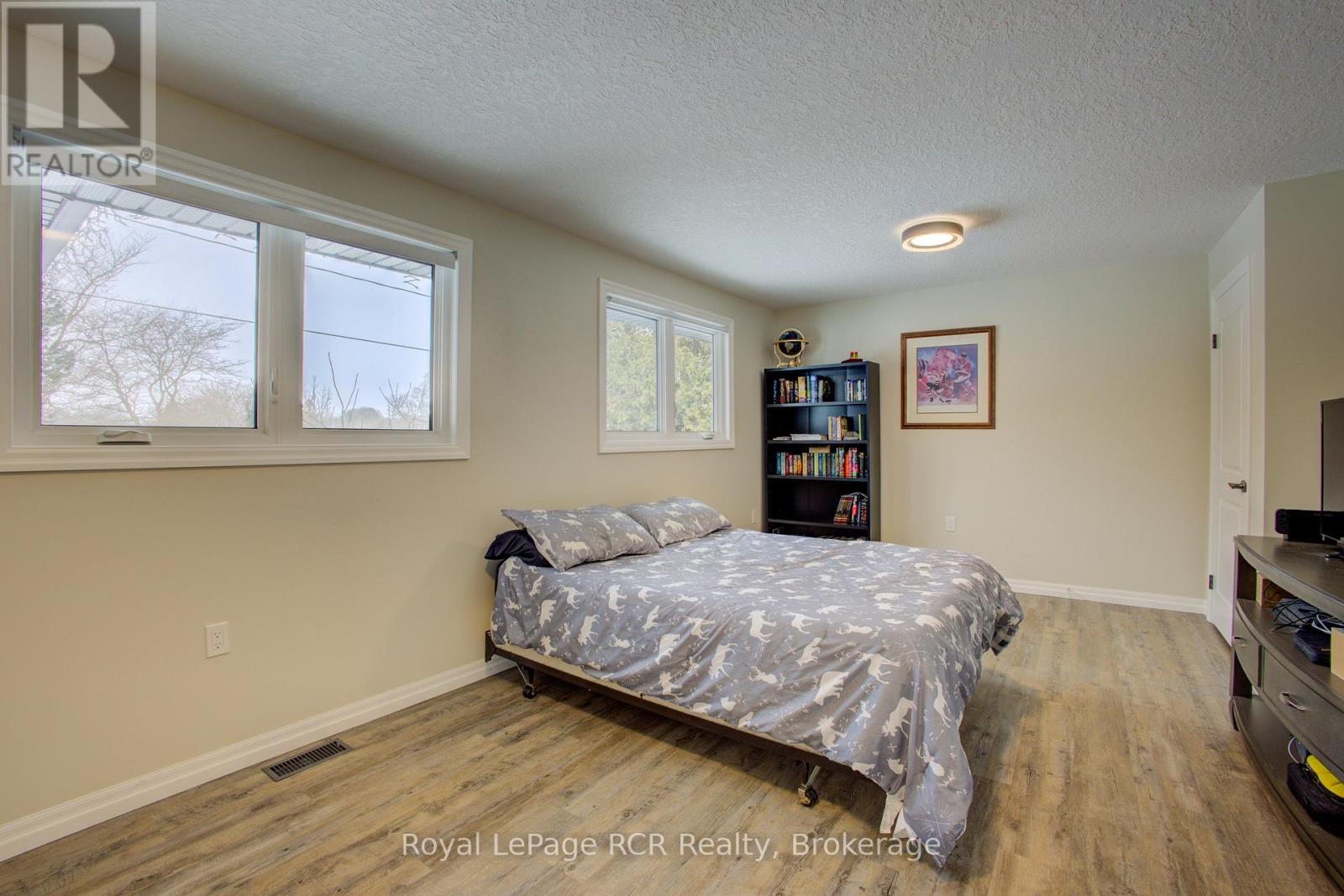 620 Elm Avenue N, North Perth, Ontario  N4W 3G2 - Photo 20 - X12474894